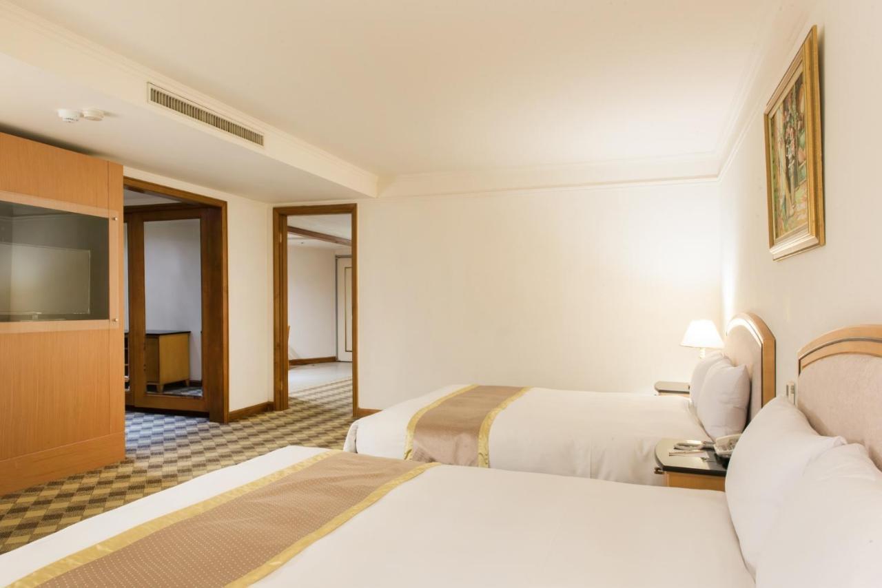 Hometel Hotel Kaohsiung Exterior photo