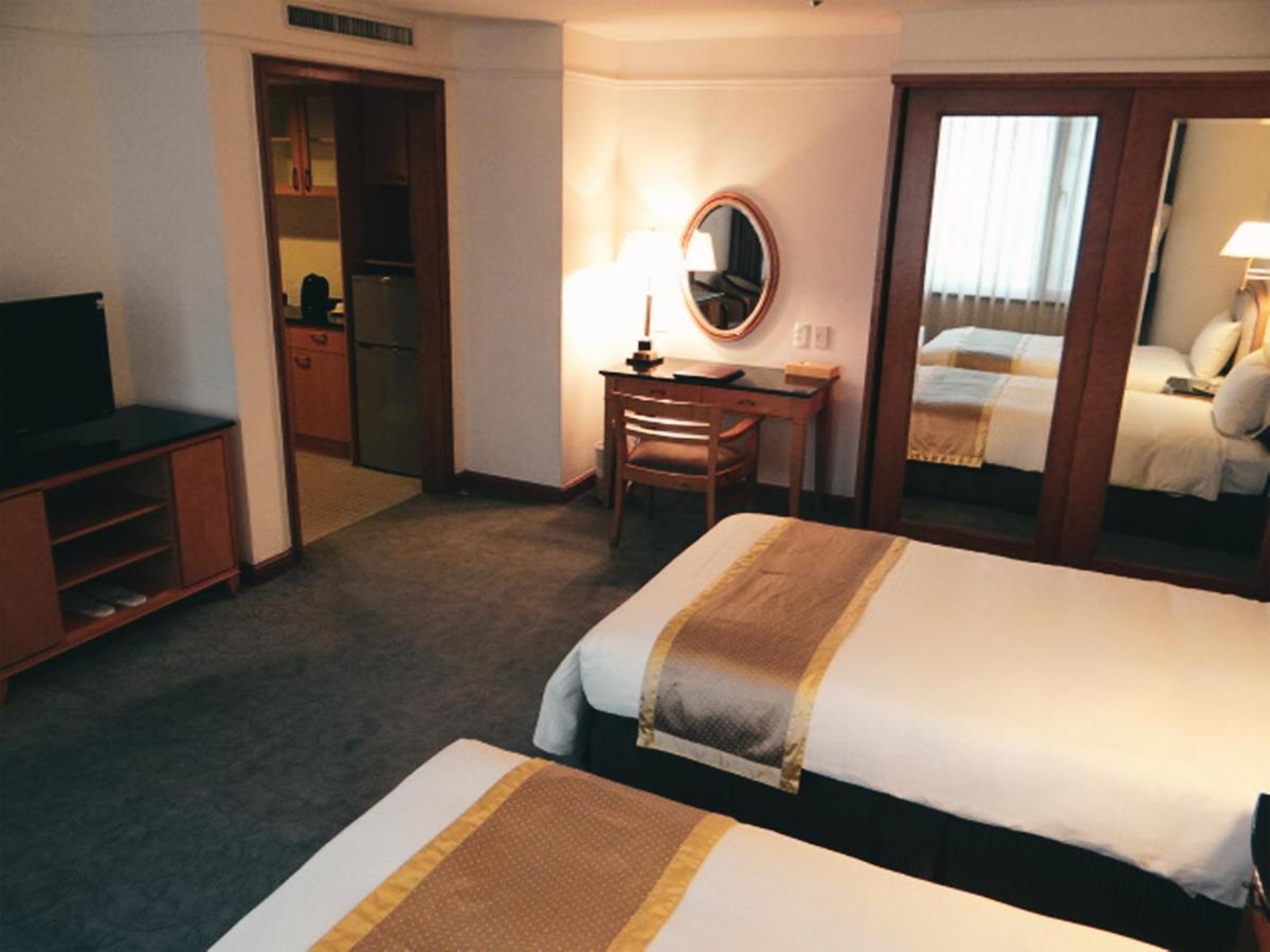 Hometel Hotel Kaohsiung Exterior photo